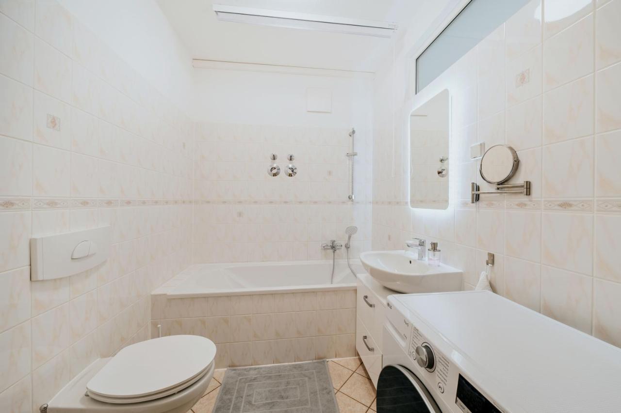 Blissplace 3 Zi Premium Apartment Nahe Getec Arena Mit Kingsize Betten Und Balkon Магдебург Экстерьер фото